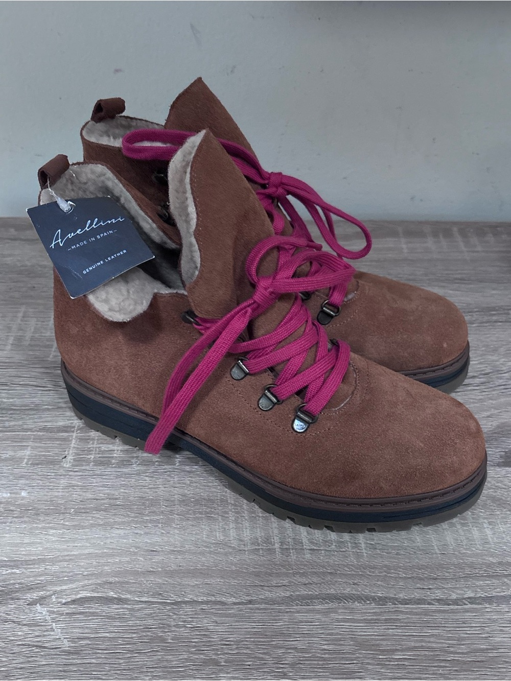 NWT Anellum Brown Sherpa Suede Lace-Up Boots with Red Laces - Made in Spain 9.5